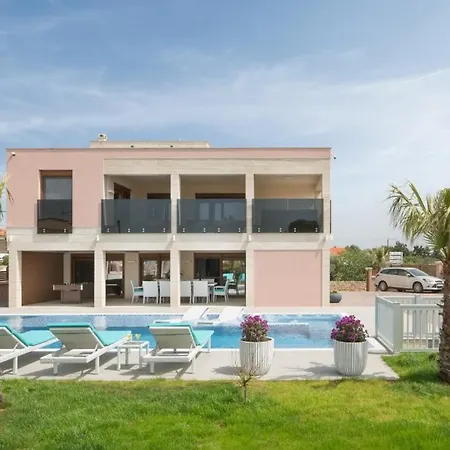 Feriehus Holiday In With Terrace, Air Conditioning, W-lan, Washing Machine 4740-1 *